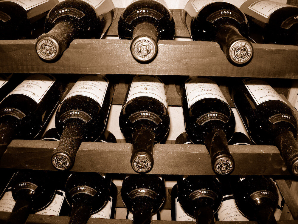 6 Of The Best Natural & Sustainable Wine Clubs That Ship The Momentum